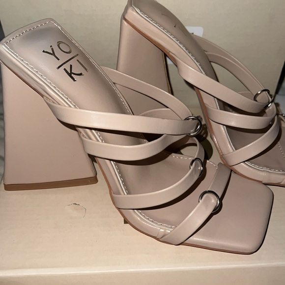 Yoki Straps Heeled Sandals. - Picture 5 of 9